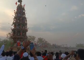 रथोत्सवात रथाच्या चाकाला धडकून दोघांचा मृत्यू तर एक गंभीर जखमी ; विजयपूर जिल्ह्यातील लच्याण येथील दुर्घटना