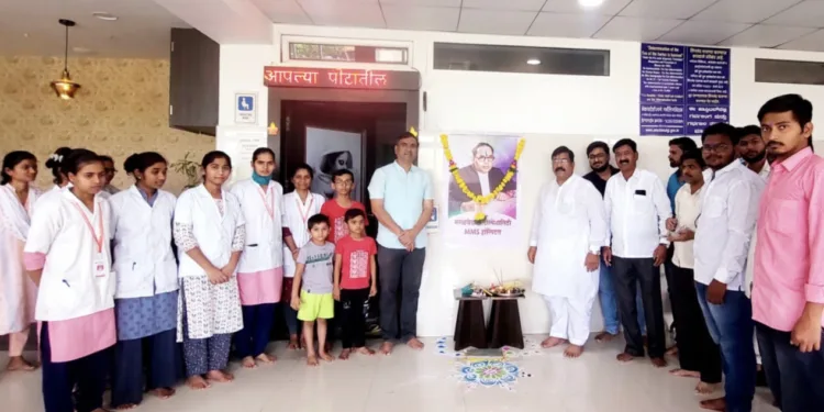 मंगळवेढा मल्टीस्पेशालिटी हॉस्पिटल मध्ये आंबेडकर जयंती साजरी