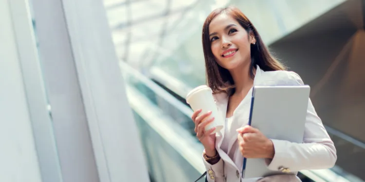 सुवर्णसंधी ! मंगळवेढ्यातील या नामांकित शोरूम मध्ये नोकर भरती सुरू