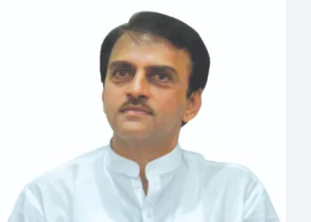 आक्रमक पवित्रा ! प्रणिती शिंदेंसाठी धर्मराज काडादी मैदानात ; ‘चिमणी’ चा बदला घेणार?