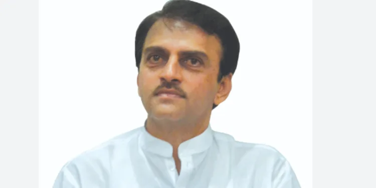 आक्रमक पवित्रा ! प्रणिती शिंदेंसाठी धर्मराज काडादी मैदानात ; ‘चिमणी’ चा बदला घेणार?