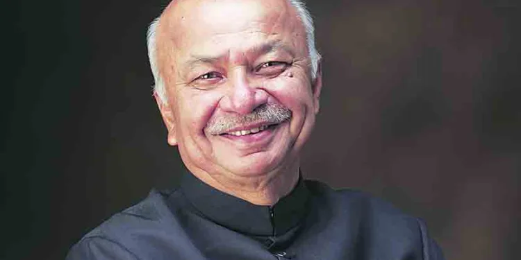 काँग्रेस आघाडीच्या उमेदवार प्रणिती शिंदे यांना विजयी करण्यासाठी कामाला लागा : सुशिलकुमार शिंदे