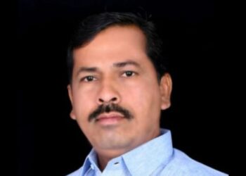 निवडणूक कर्मचाऱ्यांसाठी बसची सुविधा उपलब्ध करा ; सोलापूर जिल्हा प्राथमिक शिक्षक समितीची मागणी