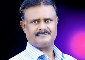 सेवापूर्ती ! मंगळवेढ्याचे गटशिक्षणाधिकारी पोपटराव लवटे 35 वर्षांच्या प्रदीर्घ शैक्षणिक सेवेनंतर आज सेवानिवृत्त होणार 