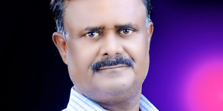 सेवापूर्ती ! मंगळवेढ्याचे गटशिक्षणाधिकारी पोपटराव लवटे 35 वर्षांच्या प्रदीर्घ शैक्षणिक सेवेनंतर आज सेवानिवृत्त होणार 