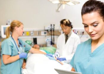 आद्यपरिचारिका फ्लोरेन्स नाइटिंगेल यांचा आदर्श डोळ्यासमोर ठेवून वाटचाल करा ; डॉ. पुष्पांजली शिंदे