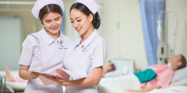 नर्सिंग अभ्यासक्रमाच्या सीईटीसाठी राज्यभरातून तब्बल 58 हजार अर्ज ; महाराष्ट्रातील विद्यार्थ्यांना नर्सिंगची भुरळ