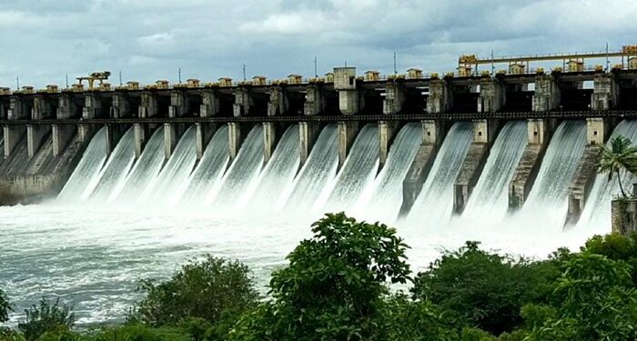 काळाचा घाला ! उजनीतील ‘त्या’ बेपत्ता व्यक्तींचे मृतदेह तिसऱ्या दिवशी सापडले ; नातेवाईकांचा आक्रोश, एकाचा शोध अद्यापही सुरूच