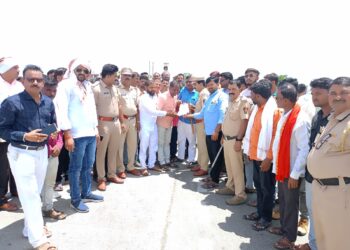 ओबीसी आरक्षण बचावासाठी नांदेड लातूर महामार्गावर माळाकोळी येथे रास्ता रोको आंदोलन