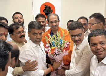 जुना शिवसैनिक खासदार झाल्याने उद्धव ठाकरेंचा आनंद गगनात मावेना, उद्धव ठाकरेंकडून जंगी स्वागत ; मातोश्रीबाहेर येऊन काय म्हणाले खासदार निलेश लंके?