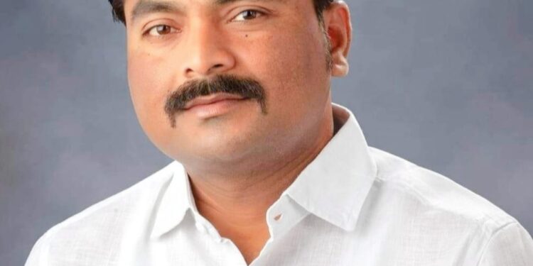 जत तालुका कृषी विभागाचा अनागोंदी कारभार, दुष्काळी तालुक्यातील शेतकऱ्यांची क्रूर चेष्टा ; मंगळवारी तालुका कृषी अधिकारी यांना घेराव घालणार : तमनगौडा रवीपाटील