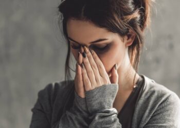 धक्कादायक ! विद्येच्या माहेरघरातच अल्पवयीन मुलीवर काका आणि चुलत भावाकडून लैंगिक अत्याचार, वडिलांचे देखील क्रूर कर्म ; पवित्र नात्याला काळीमा फासणाऱ्या घटनेने खळबळ