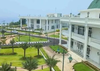 तब्बल 40 लाखांचे एक बाथरूम, मसाज सेंटर, अन् बरेच काही…. ; जगन मोहन रेड्डींचा 500 कोटींचा राजवाडा वादाच्या भोवऱ्यात