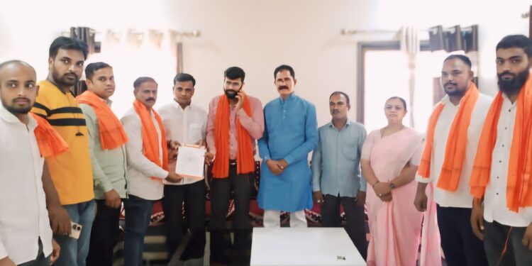 शिवसेना राज्य संघटक एकनाथ दादा पवार यांच्या उपस्थितीत कंधार येथील शिवसेनेच्या विविध पदाधिकाऱ्यांना नियुक्ती