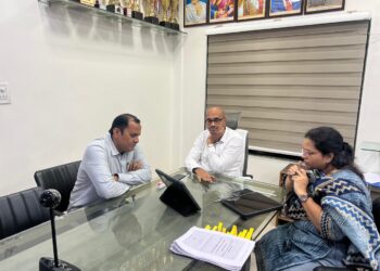 कृष्णा, कोयना आणि वारणेच्या पुराचे पाणी दुष्काळी जत तालुक्यासाठी द्यावे ; अमोल डफळे यांची जलसंपदा विभागाकडे मागणी