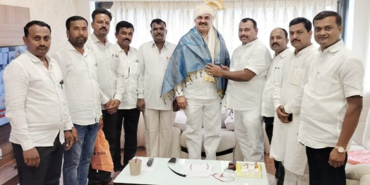 छावणी चालकांना मोठा दिलासा ! मंगळवेढा तालुक्यातील छावणी चालकांची अनेक वर्षे प्रलंबित असलेली कोट्यावधी रुपयांची बिले मिळणार ; आमदार समाधान आवताडे यांच्या पाठपुराव्याला यश