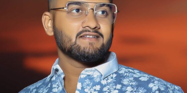 35 गावचा पाणीप्रश्न लवकर मार्गी लागावा यासाठी लवंगी येथील युवकाची अनवाणी पायी वारी, पाणी प्रश्नासाठी विठ्ठलाला घालणार साकडे : संग्राम माने