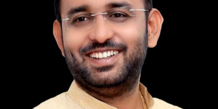 भगीरथ भालकेंनी घेतली शरद पवारांची भेट, पंढरपूर मंगळवेढ्यात राजकीय घडामोडींना वेग ; भगीरथदादा तुतारी हातात घेऊन विधानसभेच्या मैदानात उतरणार?