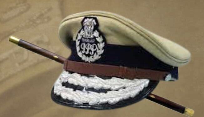 राज्यातील 15 वरिष्ठ पोलीस अधिकाऱ्यांच्या बदल्या ; राज्याच्या गृहमंत्रालयाने सोमवारी बदल्यांचे आदेश केले जारी