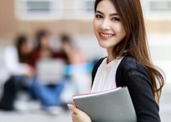 राज्यातील मुलींना मिळणार आता मोफत उच्च शिक्षण ! मुलींना मोफत उच्च शिक्षणाचा शासन निर्णय जारी ; शैक्षणिक शुल्क आणि परीक्षा शुल्कामध्ये 100 टक्के सवलत