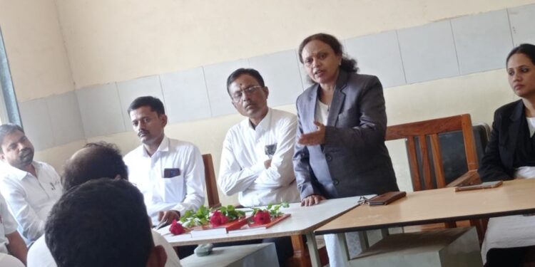 दिवाणी व फौजदारी न्यायालय मंगळवेढा येथे जागतिक न्याय दिवस व जागतिक लोकसंख्या दिन उत्साहात साजरा