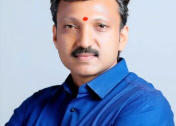 ठाकरे गटाला मोठा धक्का ! धाराशिवचे खासदार ओमराजे निंबाळकर यांचेवर निवडणूक आयोगाची मोठी कारवाई ; राज्याच्या राजकीय वर्तुळात खळबळ