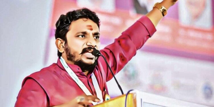 मोठी बातमी ! राज ठाकरेंवर तिखट शब्दात केलेली टीका मनसैनिकांना झोंबली ; राष्ट्रवादीच्या आमदाराची गाडी फोडली, अमोल मिटकरी यांच्यावर मनसैनिकांचा हल्ला, राष्ट्रवादी व मनसे संघर्ष तीव्र होण्याची चिन्हे