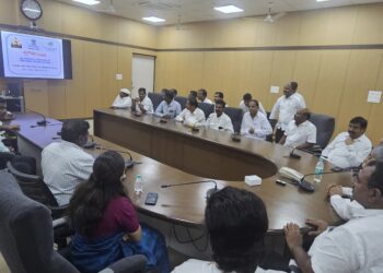 तीन दादांच्या साक्षीने मंगळवेढा उपसा सिंचन योजनेची चित्रफीत प्रदर्शित ; धैर्यशील भैय्या, आव्हाळे आणि आशीर्वाद यांचीही उपस्थिती, ऐतिहासिक निर्णयाने तालुक्यातील ‘या’ गावांमध्ये येणार समृद्धी