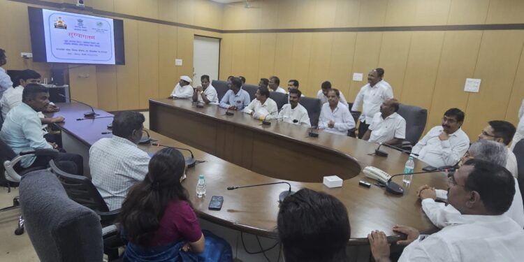 तीन दादांच्या साक्षीने मंगळवेढा उपसा सिंचन योजनेची चित्रफीत प्रदर्शित ; धैर्यशील भैय्या, आव्हाळे आणि आशीर्वाद यांचीही उपस्थिती, ऐतिहासिक निर्णयाने तालुक्यातील ‘या’ गावांमध्ये येणार समृद्धी