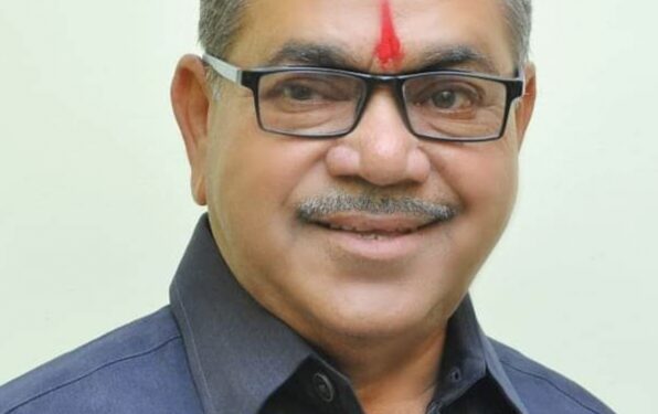 वीर कोतवाल शिक्षण संस्थेच्या वतीने शनिवारी सोलापुरात नाभिक समाजातील गुणवंत विद्यार्थी व कर्तृत्ववान व्यक्तींचा सन्मान सोहळा ; प्रा. डॉ. संजय अस्वले, नागजी दुधाळ यांची प्रमुख उपस्थिती