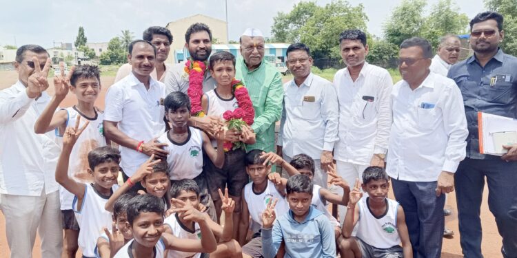 मंगळवेढा तालुकास्तरीय शालेय क्रीडा स्पर्धांमधील 14 वर्षाखालील खो खो स्पर्धेत हनुमान विद्यामंदिर मरवडे संघाचा तालुक्यात प्रथम क्रमांक ; जिल्हास्तरीय स्पर्धेसाठी निवड