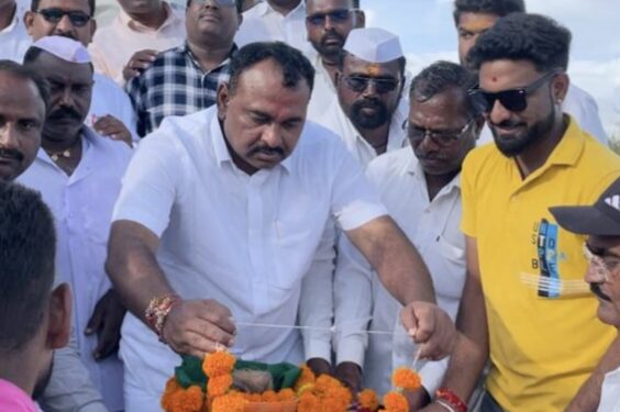 पडोळकरवाडी साठवण तलावातील पाण्याचे आमदार समाधान आवताडे यांच्या हस्ते जलपूजन ; शिरनांदगी, मारोळी व लवंगी येथील तलावही लवकरच भरणार