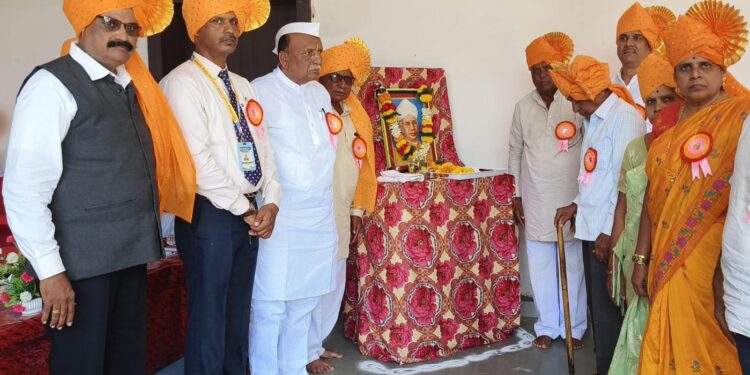 मंगळवेढा येथील उदयसिंह मोहिते पाटील इंग्लिश मिडियम स्कूलमध्ये शिक्षकदिन मोठ्या उत्साहात साजरा ; डॉ. नंदकुमार शिंदे यांच्या पुढाकाराने शिक्षकांसोबतच मावशी आणि मामांचा देखील झाला सन्मान