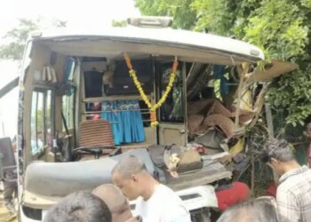 मोठी बातमी ! भिवापूर जवळ ट्रक आणि ट्रॅव्हल्सचा भीषण अपघात ; ट्रॅव्हल्स मधील चौघांचा जागीच मृत्यू, तर 22 पेक्षा जास्त प्रवासी गंभीर जखमी, जखमींवर रुग्णालयात उपचार सुरु