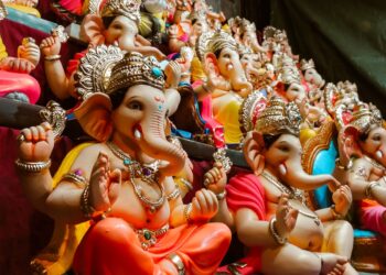 गणेश चतुर्थी 2024 ! शनिवारी सर्वत्र गणपती बाप्पाचे वाजत गाजत होतेय आगमन ; उद्या ‘या’ वेळेतच करा बाप्पाची प्रतिष्ठापना, सार्वजनिक गणेशोत्सव मंडळांनी प्रतिष्ठापना कधी करावी? पंचांगकर्ते मोहन दाते यांनी सांगितला शुभमुहूर्त