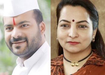 माजी मंत्री व भारतीय जनता पार्टीचे प्रदेश प्रवक्ते प्रा. लक्ष्मणराव ढोबळे यांच्या दोन्ही मुलांनी शरद पवारांच्या राष्ट्रवादीतून उमेदवारीसाठी मुलाखत दिल्याने राजकीय जाणकारांच्या भुवया उंचावल्या ; ढोबळेंचे राष्ट्रवादी पुन्हा?