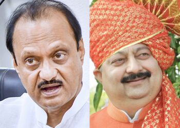 राष्ट्रवादीला सोलापूर जिल्ह्यात सर्वात मोठा धक्का ! उपमुख्यमंत्री अजित पवारांचे निकटवर्तीय व राष्ट्रवादीचे सोलापूर जिल्हाध्यक्ष दीपकआबा साळुंखे यांचा पक्षाला रामराम ; सांगोला विधानसभेच्या मैदानात उतरणार, आमदार शहाजी बापूंचे टेन्शन वाढले