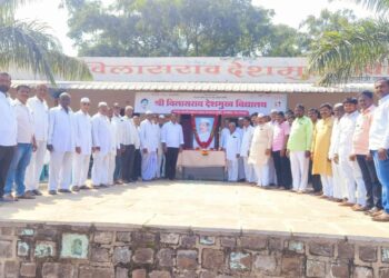 माजी जिल्हा परिषद सदस्य सर्जेराव तात्या पाटील यांच्या पुण्यतिथी निमित्त विलासराव देशमुख प्रशालेत विविध कार्यक्रम ; आवताडे शुगरचे चेअरमन संजय आवताडे, राजन पाटील यांची प्रमुख उपस्थिती