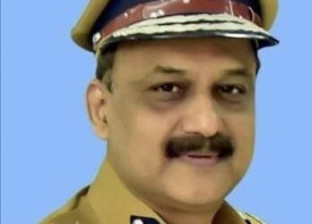 फणसाळकर महाराष्ट्र पोलिसांचे नवे कारभारी ! मुंबई पोलीस आयुक्त विवेक फणसाळकर यांच्याकडे राज्याच्या पोलिस महासंचालक पदाचा अतिरिक्त कार्यभार ; कोण आहेत विवेक फणसाळकर ?