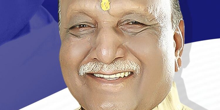 ढोबळेंना शरद पवार गटात मानाचे पान ! राष्ट्रवादी काँग्रेस शरदचंद्र पवार पक्षाच्या प्रदेश उपाध्यक्षपदी माजी मंत्री प्रा. लक्ष्मणराव ढोबळे यांची नियुक्ती ; विधानसभा निवडणुकीत सोपवली राज्याची मोठी जबाबदारी