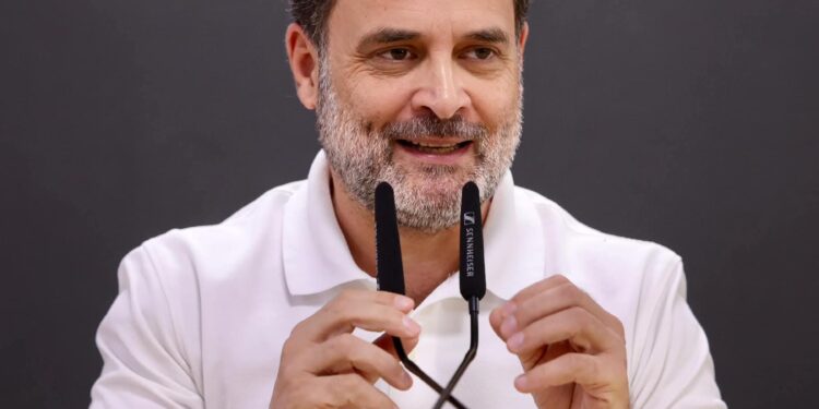 मोठी बातमी ! EVM विरोधातील आंदोलनाची धग वाढणार, मारकडवाडी गावातून राहुल गांधींचा लॉंग मार्च ; माळशिरस तालुक्यातील मारकडवाडी येथे पडलेली EVM विरोधातील ठिणगी देशभर वनवा पेटवणार?