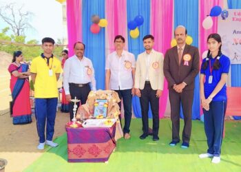 उदयसिंह मोहिते पाटील इंग्लिश मिडियम प्रशालेत NOVA 2K24 क्रीडा महोत्सव उत्साहात संपन्न ; सागर लेंगरे, रामचंद्र दत्तू, प्रा. संजय शिवशरण, डॉ. नंदकुमार शिंदे, शरदिनी काळे यांची उपस्थिती