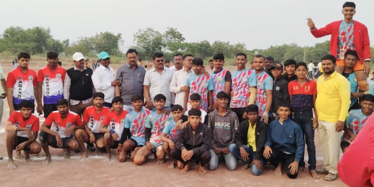 कौतुकास्पद ! पश्चिम विभाग वैयक्तिक मैदानी क्रीडा स्पर्धेत माध्यमिक आश्रमशाळा, कला व विज्ञान महाविद्यालय बालाजीनगर येथील विद्यार्थ्यांचे घवघवीत यश