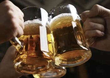 करा जल्लोष ! थर्टी फर्स्टला तळीरामांची होणार चांदी, पहाटेपर्यंत मिळणार दारू ; नववर्षाचे स्वागत करणाऱ्या उत्साही लोकांच्या आनंदात भर, शासनाचा नवा आदेश नेमका काय आहे?