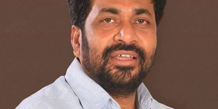 मोठी बातमी ! माजी मंत्री बच्चू कडू यांनी तडकाफडकी दिला दिव्यांग मंत्रालयाच्या अध्यक्षपदाचा राजीनामा ; खंत व्यक्त करीत मुख्यमंत्री देवेंद्र फडणवीस यांना लिहिले पत्र, ‘हे’ कारण आले समोर