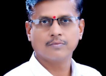 सोलापूर जिल्हा माध्यमिक शिक्षक व सेवक सहकारी पतसंस्थेच्या चेअरमनपदी राजेंद्र माळी तर व्हाईस चेअरमनपदी विद्या पाटील यांची बिनविरोध निवड