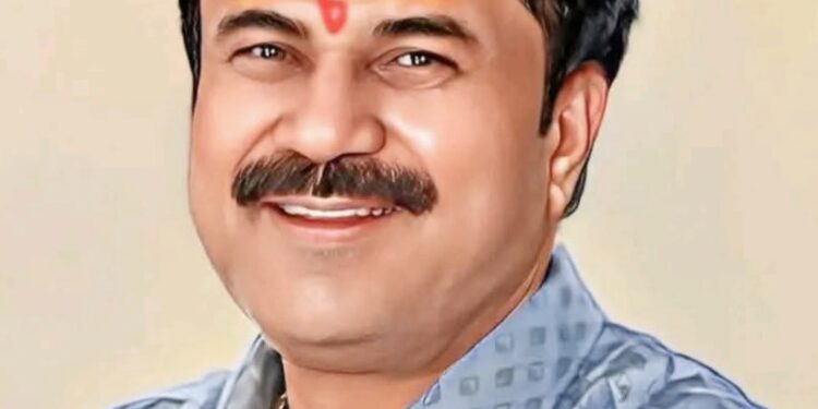 मोठी बातमी ! वाल्मीक कराडला मकोका लागताच परळीत वातावरण तापले ; अचानक परळी बंदची हाक, बसवर दगडफेक, परळी शहरात तणावपूर्ण वातावरण