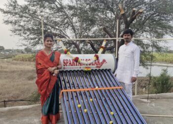 सांगण्याजोगे ! लाडक्या मुलाचा वाढदिवस मतिमंद व मूकबधिर मुलांसमवेत साजरा करत मूकबधिर शाळेला भेट दिला सोलर वॉटर हीटर ; माचणूरचे युवा उद्योजक सुरज डोके यांनी जपली सामाजिक बांधिलकी