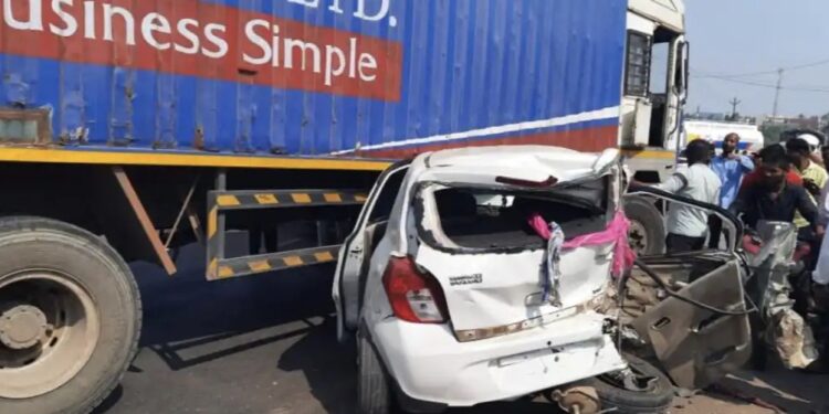 मोठी बातमी ! पुण्यात सुसाट कंटेनरचा थरार, समोर येईल त्याला धडक, तीन महिलांसह दहा ते पंधरा जणांना उडवले ; मद्यधुंद चालकाला पोलिसांनी केले जेरबंद, भीषण अपघाताने पुणे हादरले