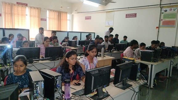 पंढरपूर येथील सिंहगड अभियांत्रिकी महाविद्यालयात ‘C++ ऑब्जेक्ट ओरिएंटेड प्रोग्रामिंग’ या विषयावर पाच दिवसीय व्हॅल्यू ॲडिशन प्रोग्राम संपन्न